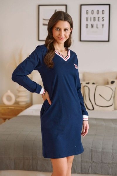 Navy blue tunic in a sporty style with decorative print