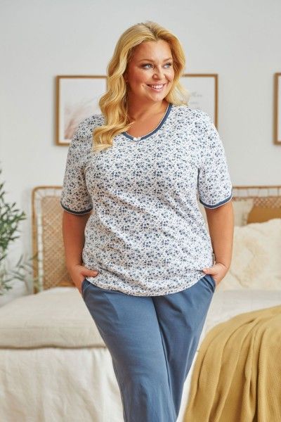 Comfortable pajamas in delicate floral pattern